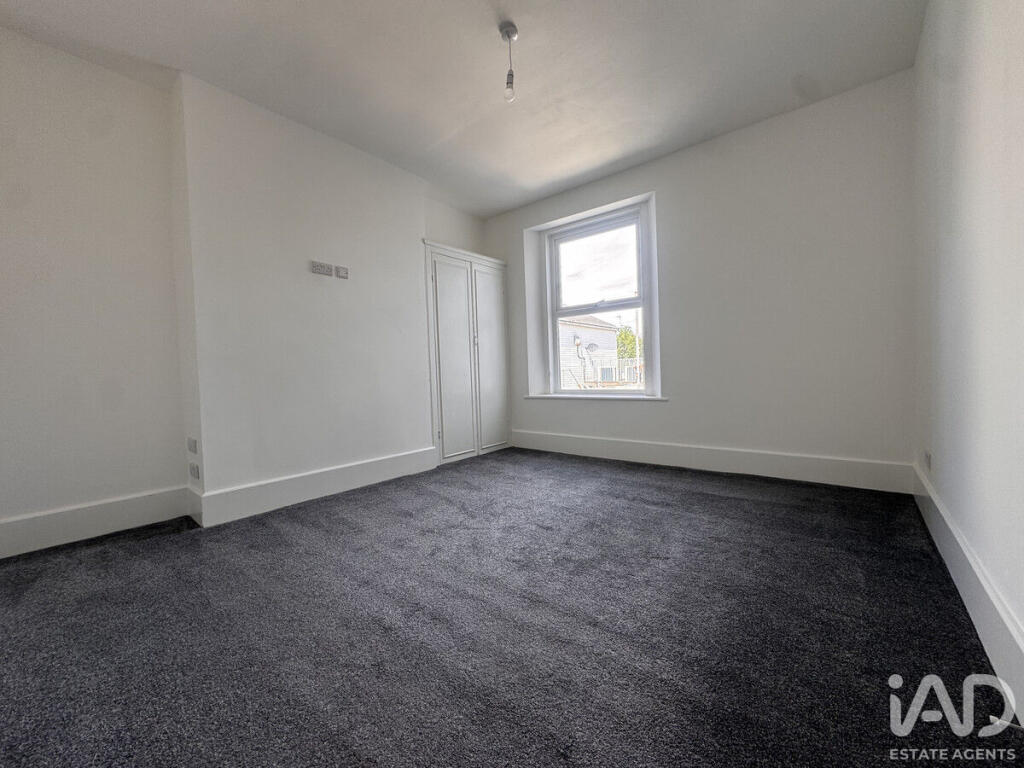 Apartment in Plymouth - More