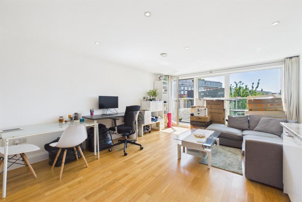 Main image of property: Sadlers Court 30a, Wilds Rents, London, SE1