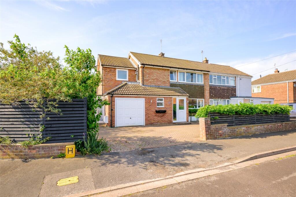 Main image of property: Meadowfield, Sleaford, Lincolnshire, NG34