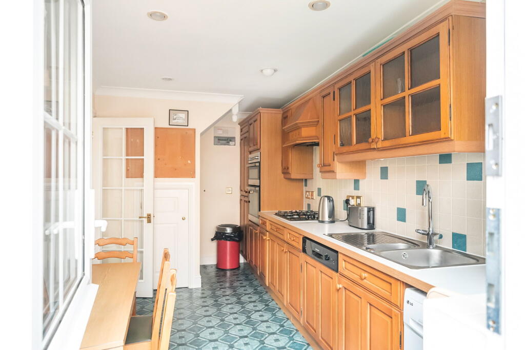 Hillside, Whitchurch, RG28 7SN - View 4