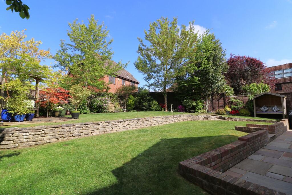 Elliot Rise, Hedge End, SO30 photo 4
