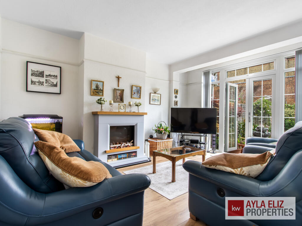 House in London, Edmonton - More