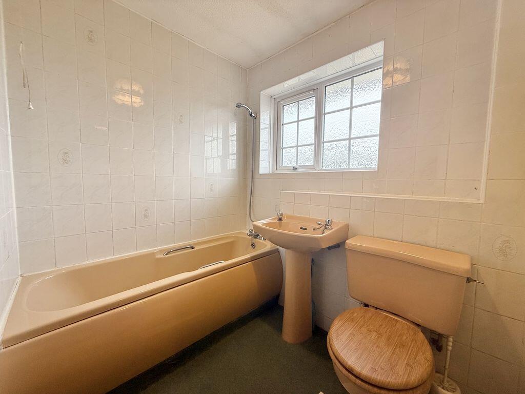 House in Luton, Chalgrave - View 5