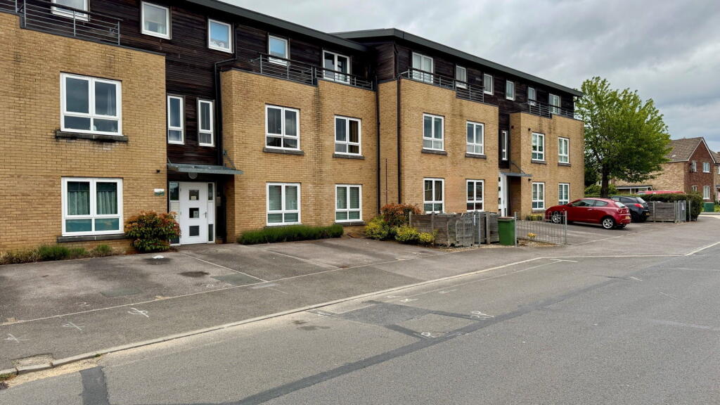 Main image of property: Arbor House, Gaywood Drive, Newbury, RG14 2PR