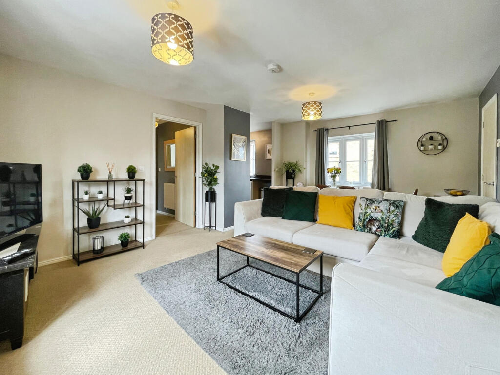 2-bed house on Lintham Drive, Bristol, South Gloucestershire, £260,000