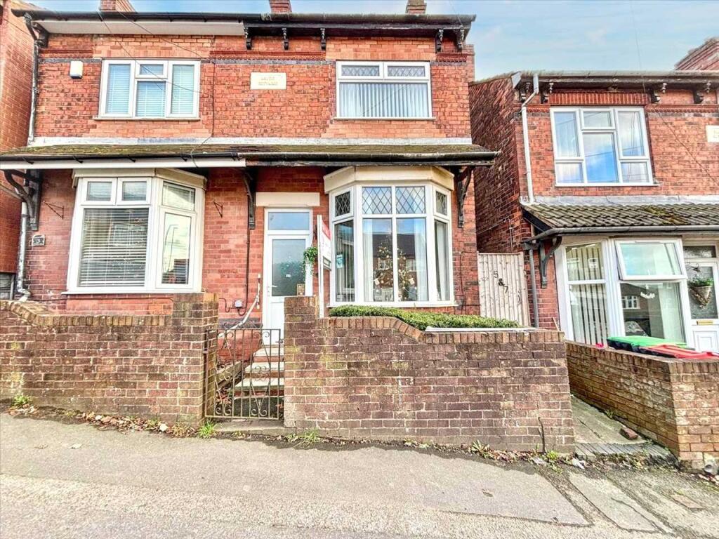 3-bed semi-detached on Church Hill, Kirkby In Ashfield, £145,000