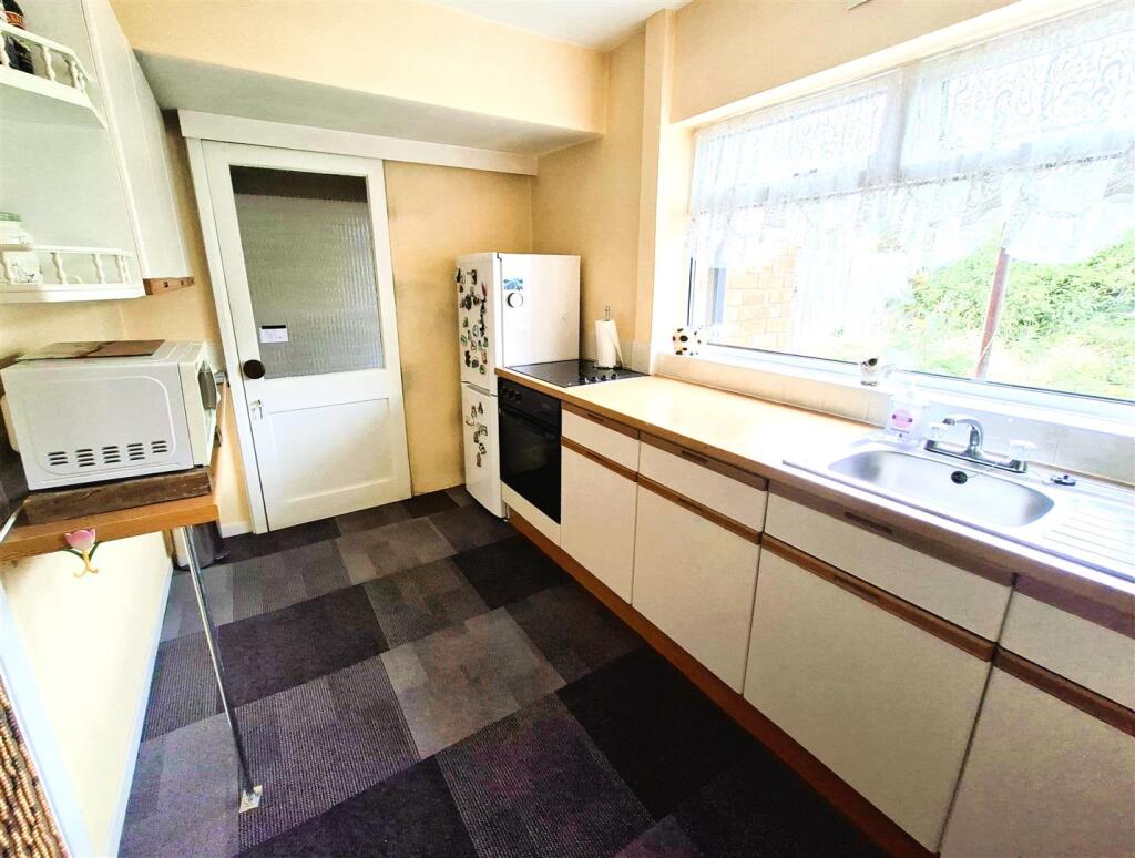 Salcombe Avenue, Sheldon, Birmingham photo 4