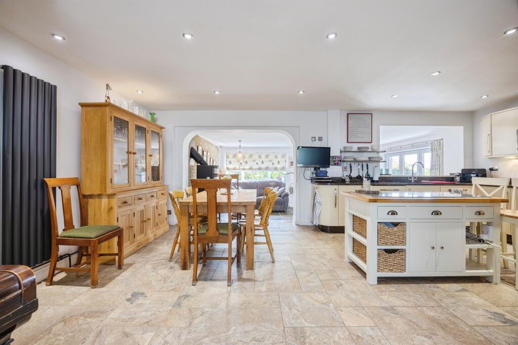 Coombe Drive, Cargreen, SALTASH photo 4