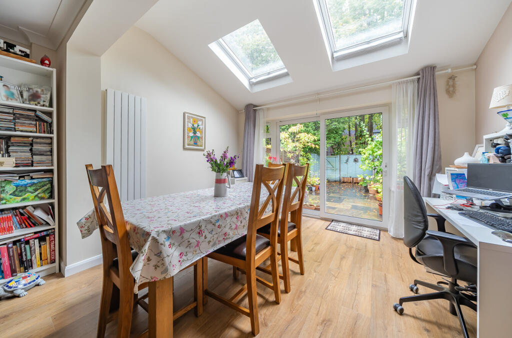 House in Watford - View 5