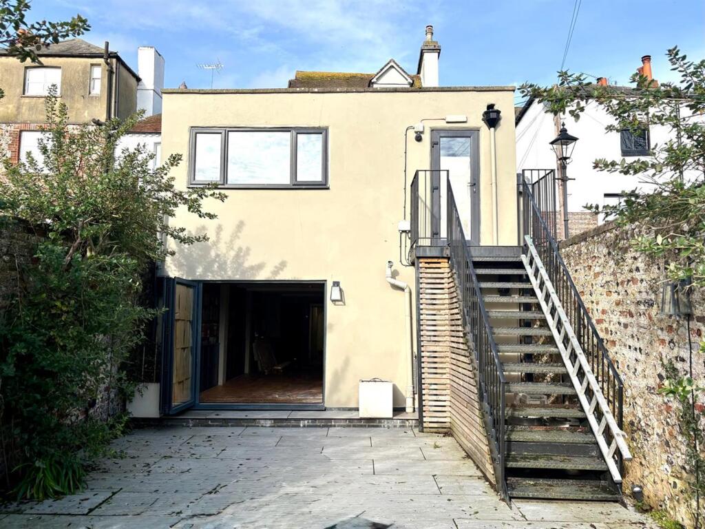 Main image of property: Tarrant Street, Arundel