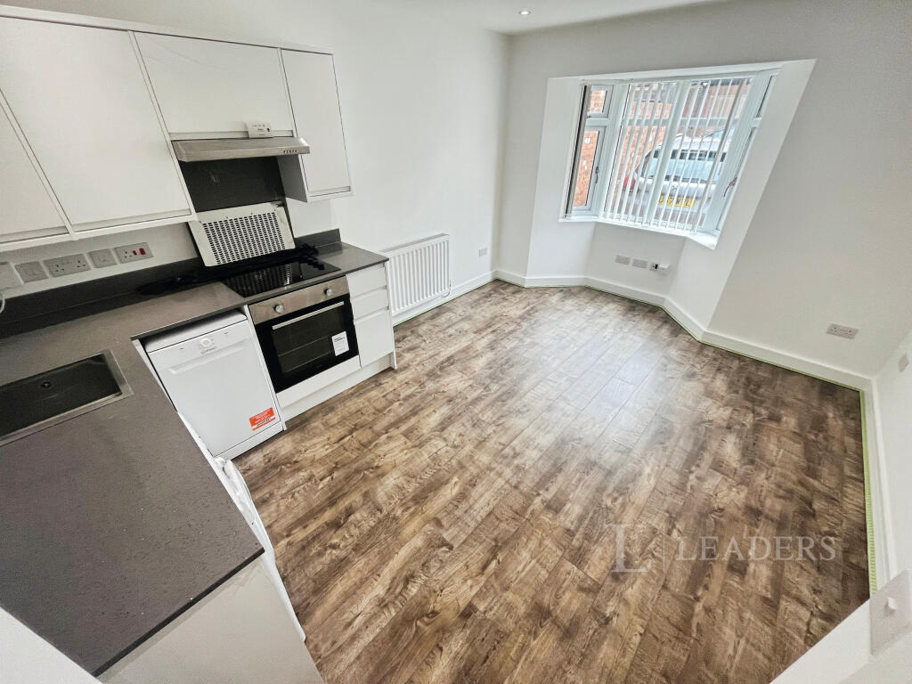Apartment in Luton - View 5