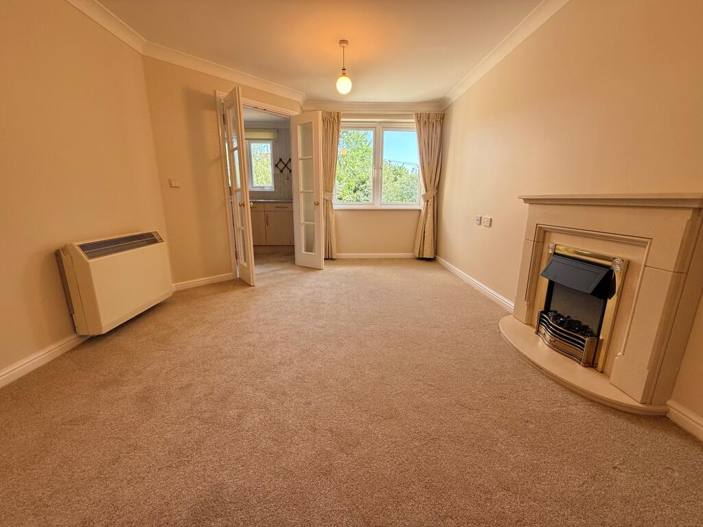 Apartment in Yeovil, Somerset - View 2