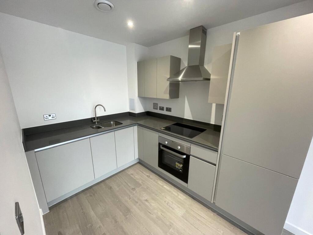 Buckingham Road, Bletchley, Milton Keynes, Buckinghamshire, MK3 photo 4