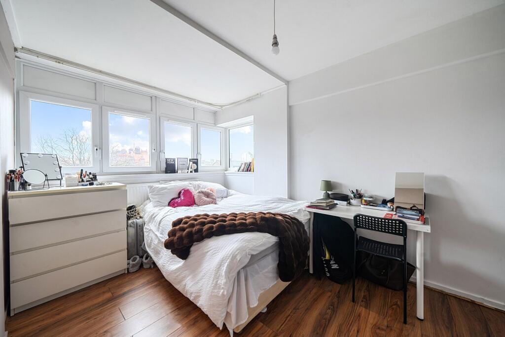Apartment in London - More