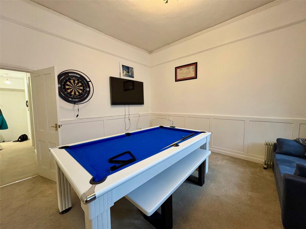 Additional image 3 of Superb Flat with Garden & Parking in Central Wells