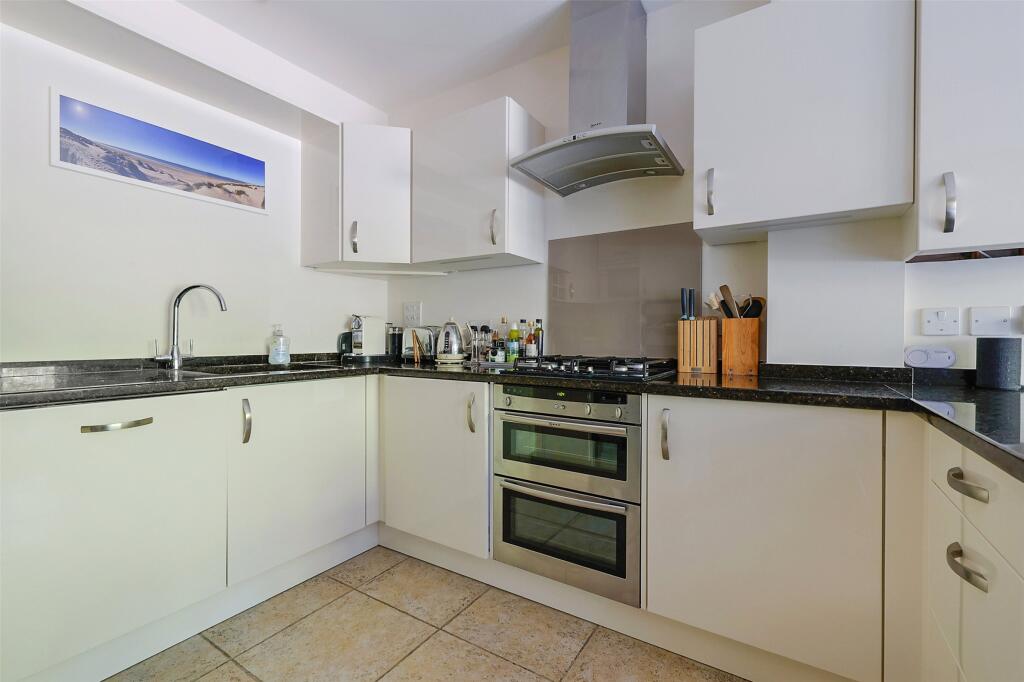 House in Reigate and Banstead, Surrey - View 4