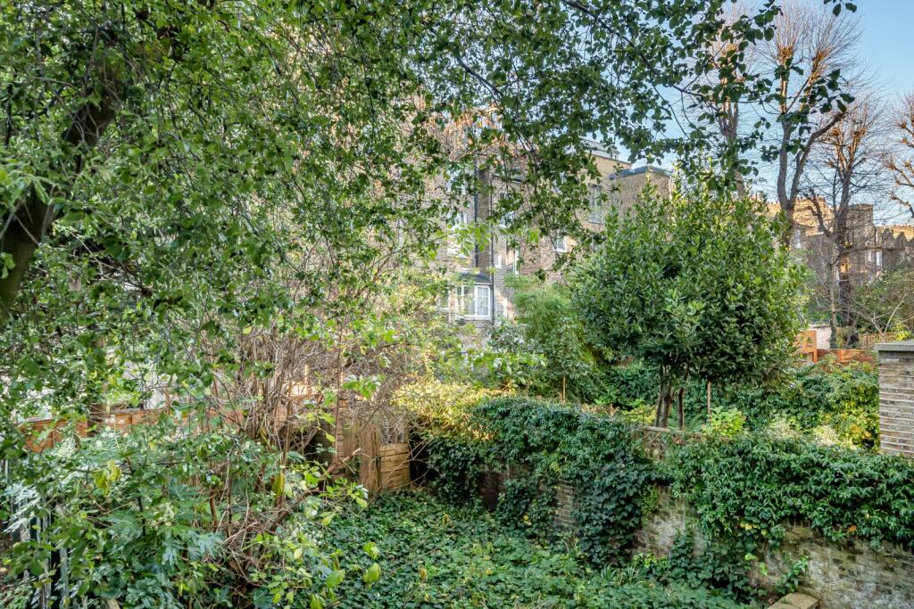 Apartment in London, Kensal Town, Maida Hill - More
