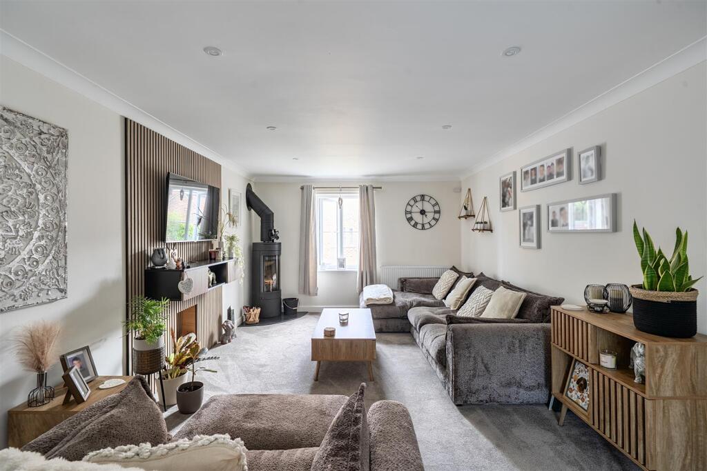 House in Bridport, Dorset - More