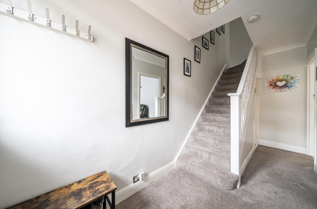 House in Croydon - View 2