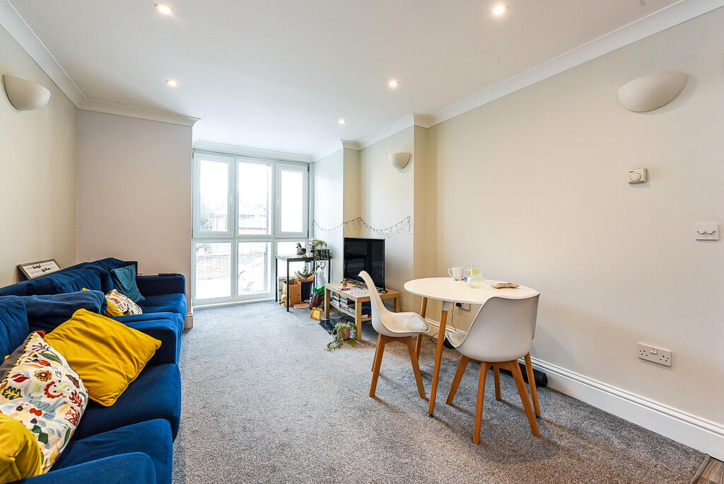 Apartment in Winchester, Hampshire - View 5