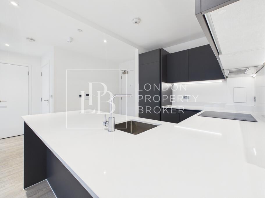 Apartment in Romford - More