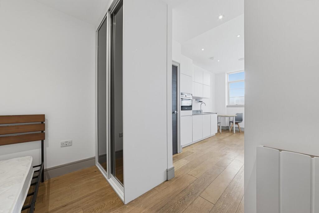 Apartment in London - View 2