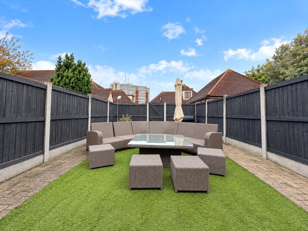 House in Southend-on-Sea - View 4