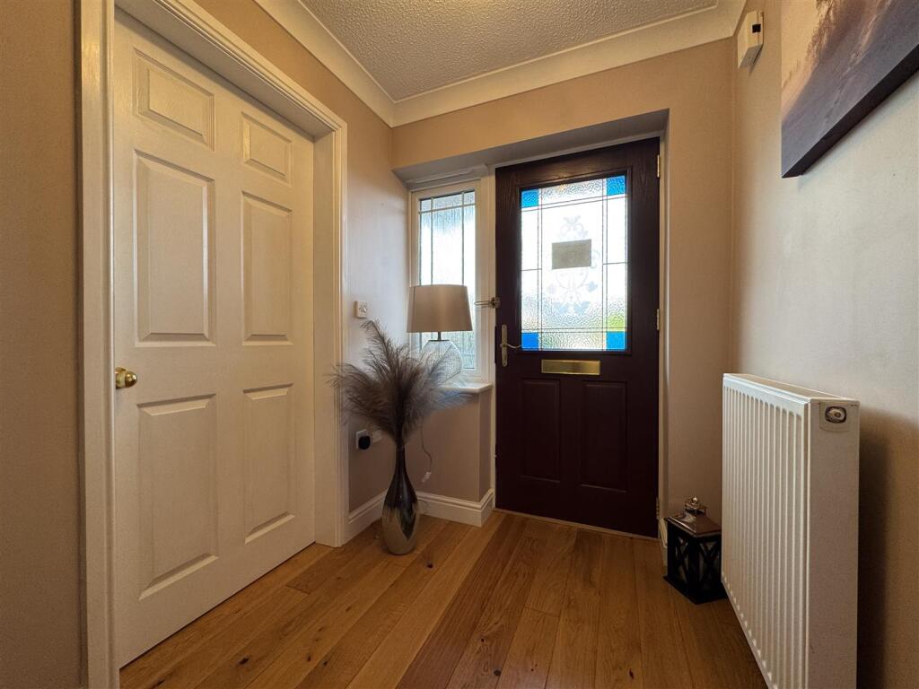 House in Huddersfield, Clayton West - View 4
