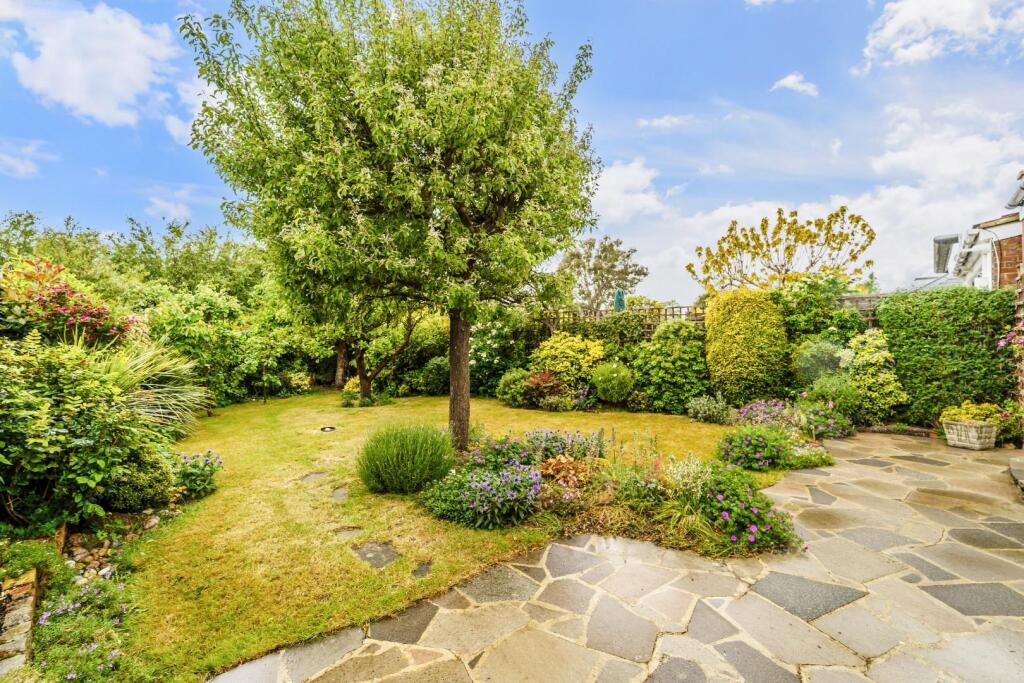 House in Epsom, Cuddington, Stoneleigh - View 2