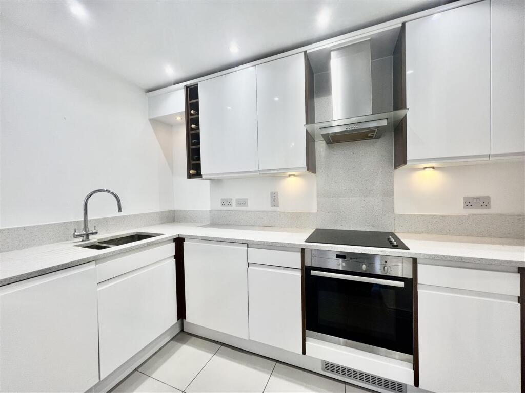 Apartment in Dartford - View 2