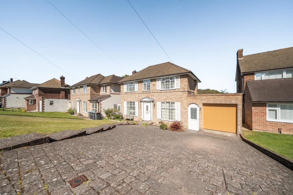 Main image of property: Ellenbridge Way, Sanderstead, Surrey, CR2 0EU