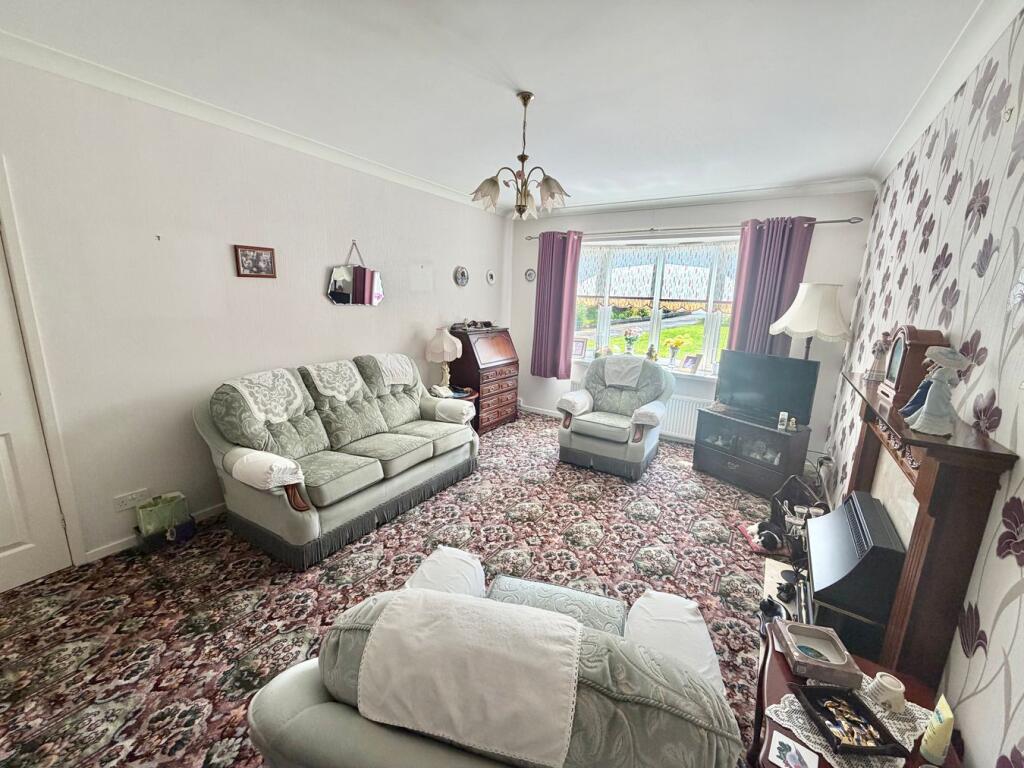 House in Bradford, Lees, Cross Roads - View 4