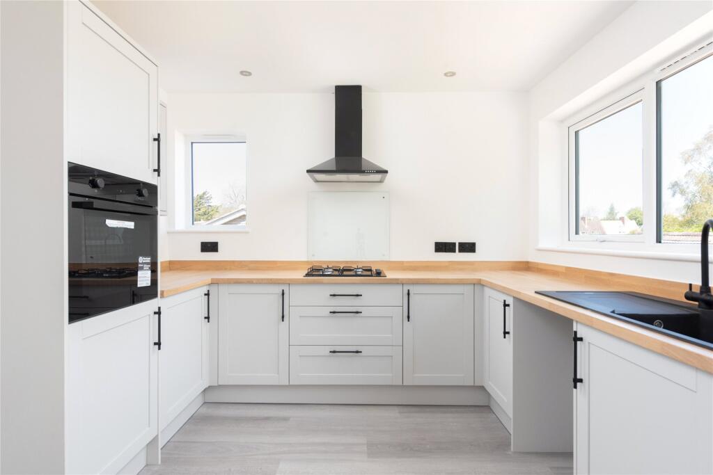 Stockleys Lane, Tingewick, Buckingham, Buckinghamshire, MK18 photo 2