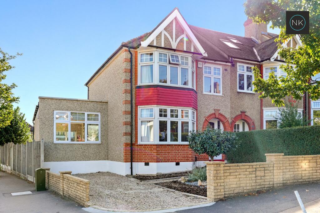 House in Woodford Green, Woodford - View 5
