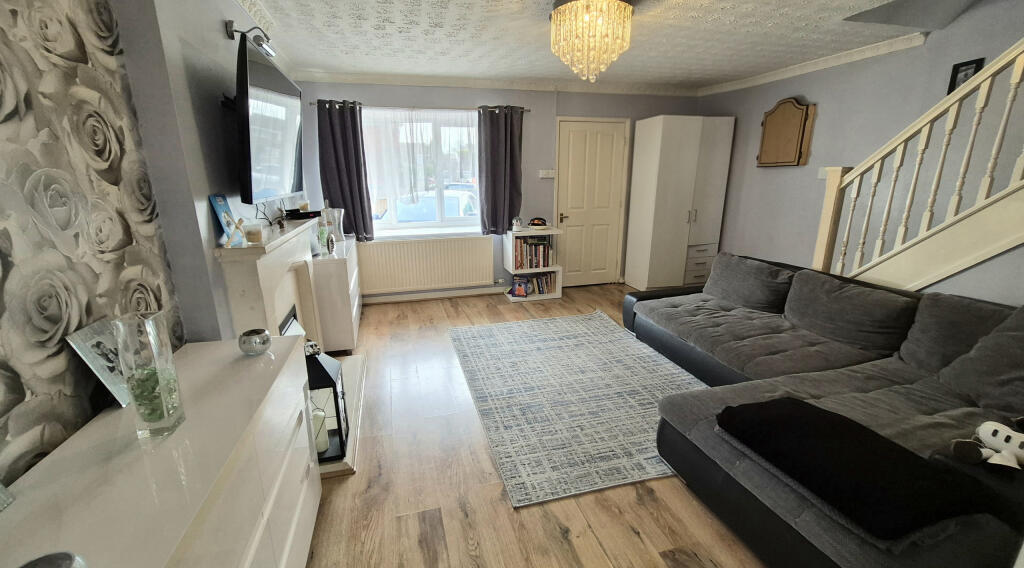 Sheringham Close, Saltney, photo 2