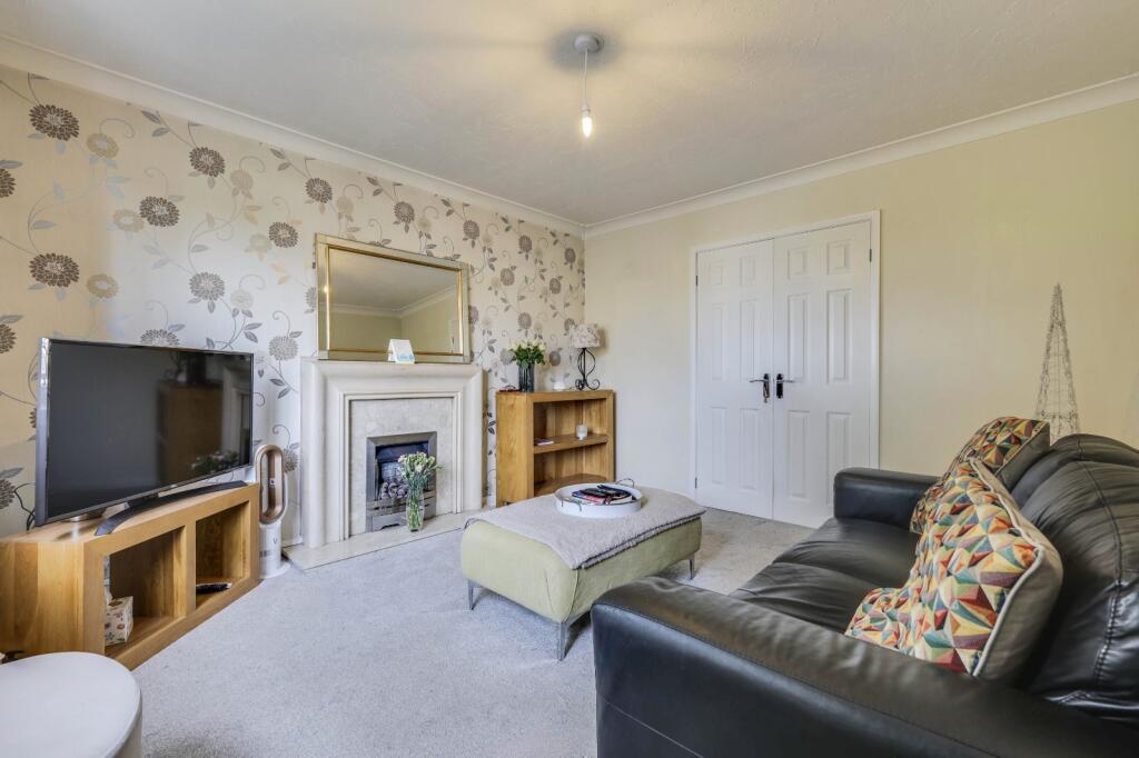 House in Bradford, West Yorkshire - View 2