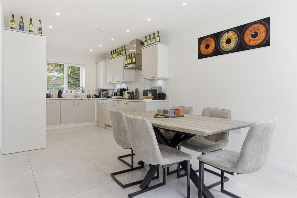 Twysdens Terrace, Welham Green - View 3