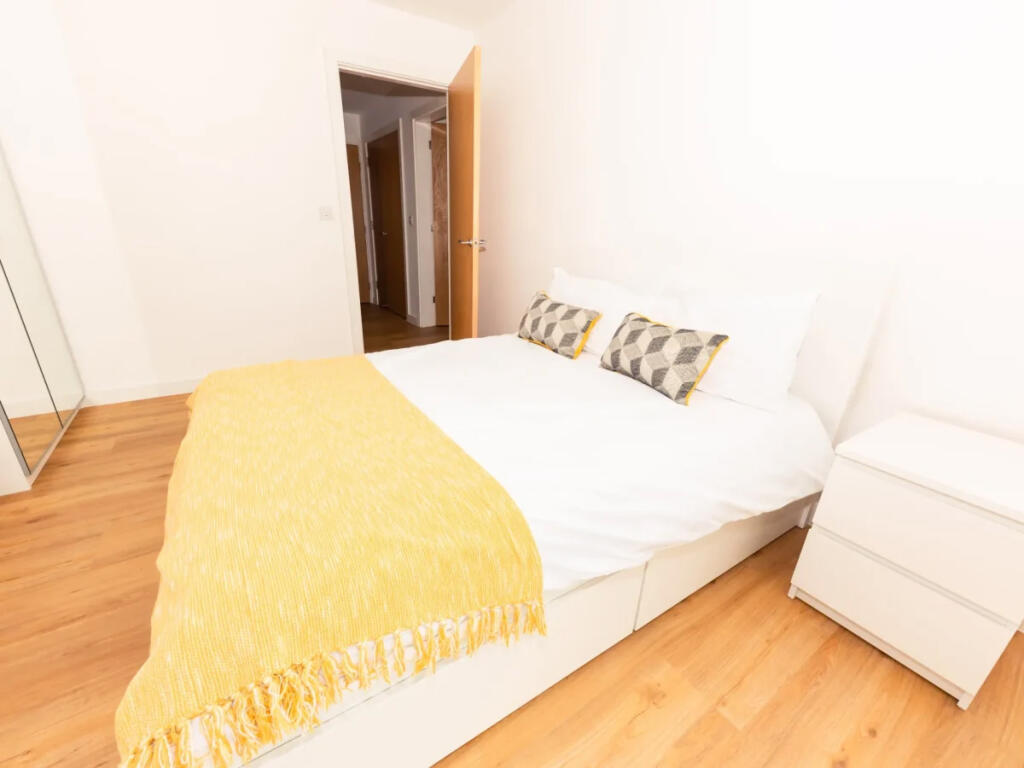 Apartment in Manchester - View 5