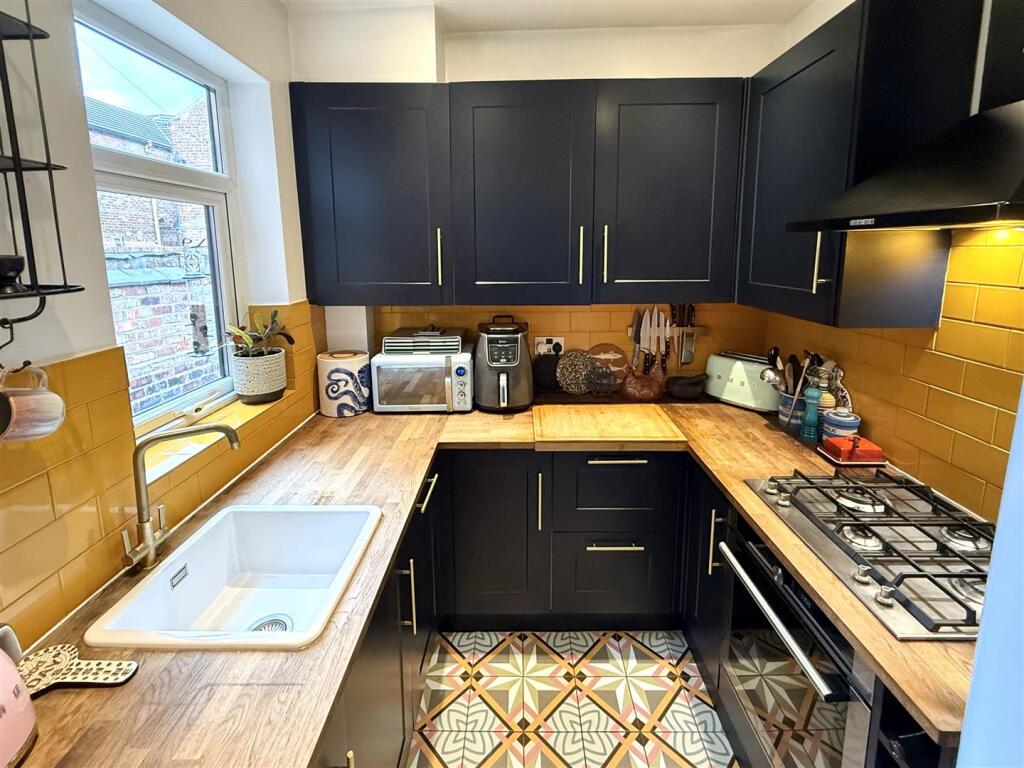 House in Manchester, Levenshulme - More