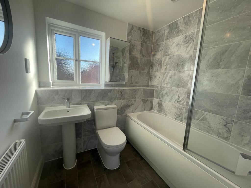 Oatlands Drive, Houghton Conquest, MK45 - More