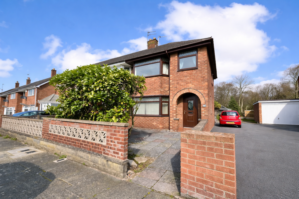 3-bed semi-detached on Highcroft Avenue,  Bispham, FY2, £125,000