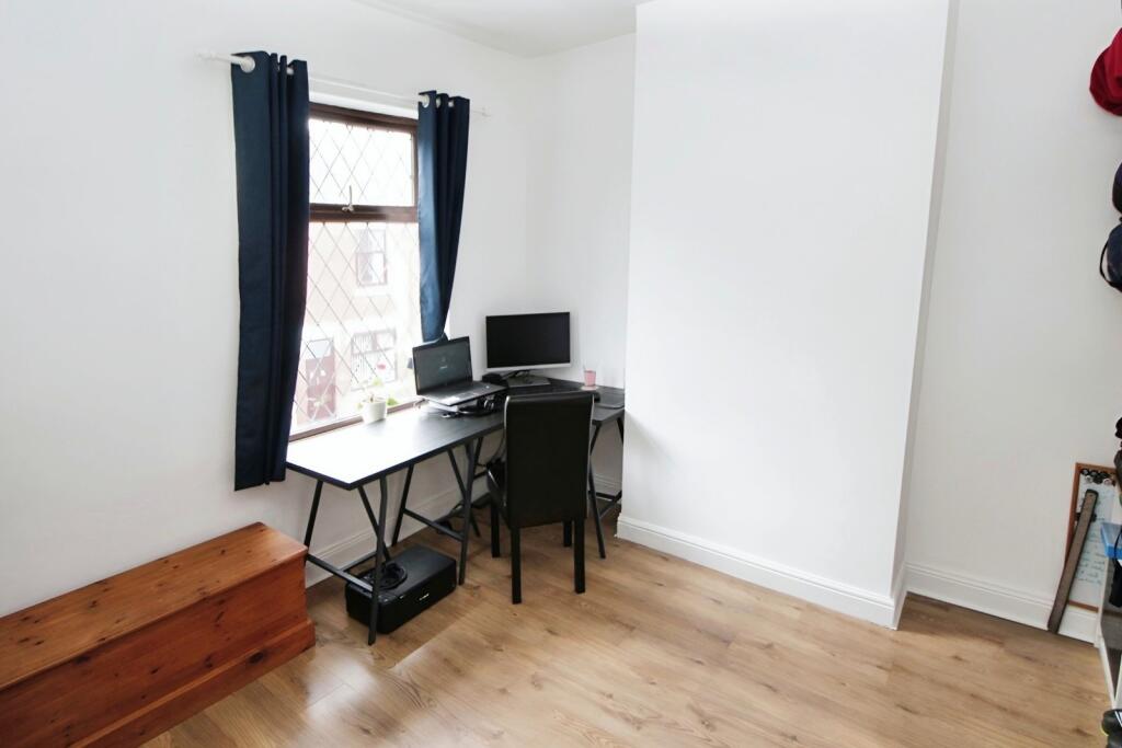 House in Stoke-on-Trent - More