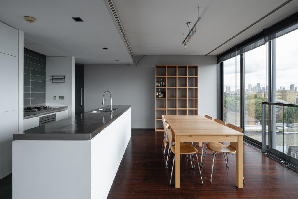 Apartment in London - More