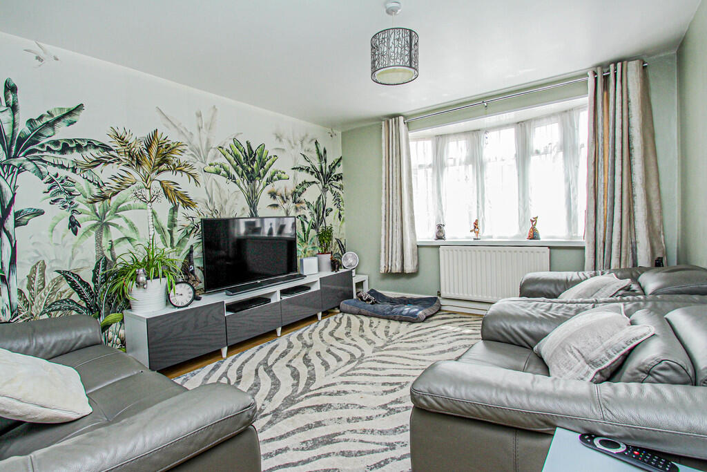 Mountfield Road, Irthlingborough photo 2
