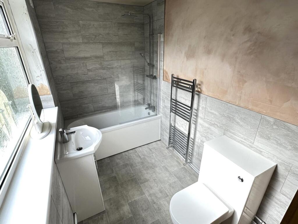 63 Derby Road, Hinckley  photo 4