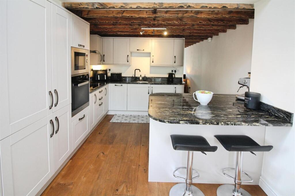 House in Leeds - View 4