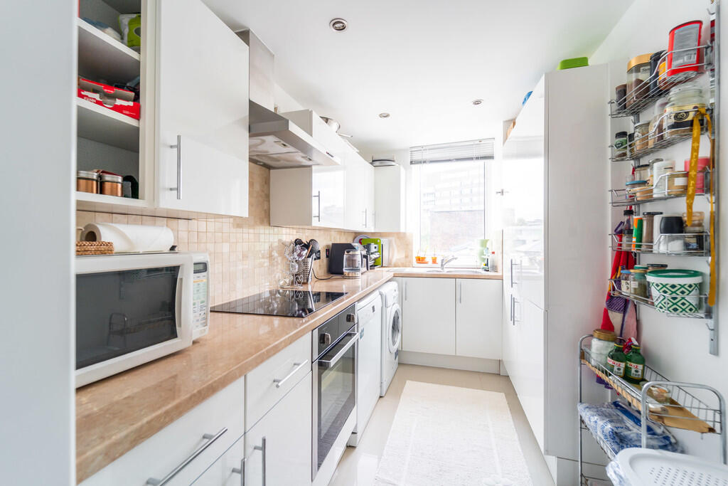 Apartment in London - View 3