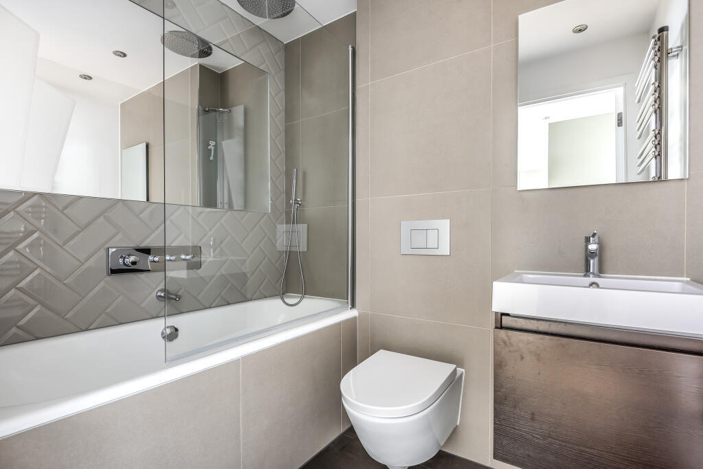 Apartment in Southall - View 5