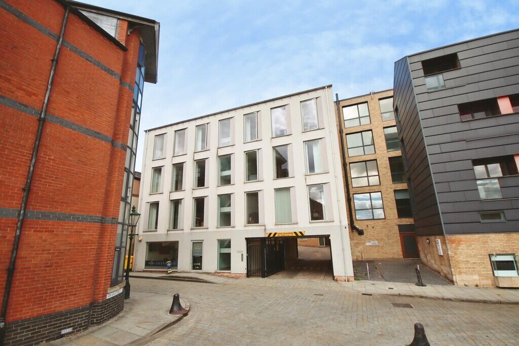 Apartment in Lincoln, Lincolnshire - View 4
