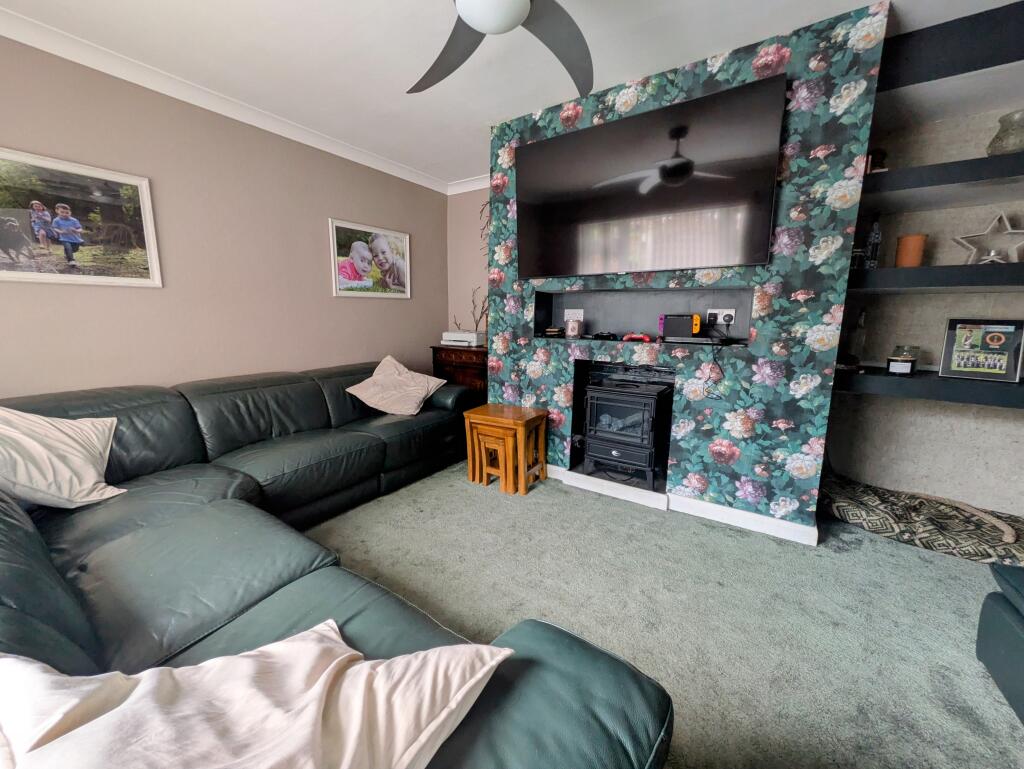 Additional image 3 of Greenside, Bradford, BD12
